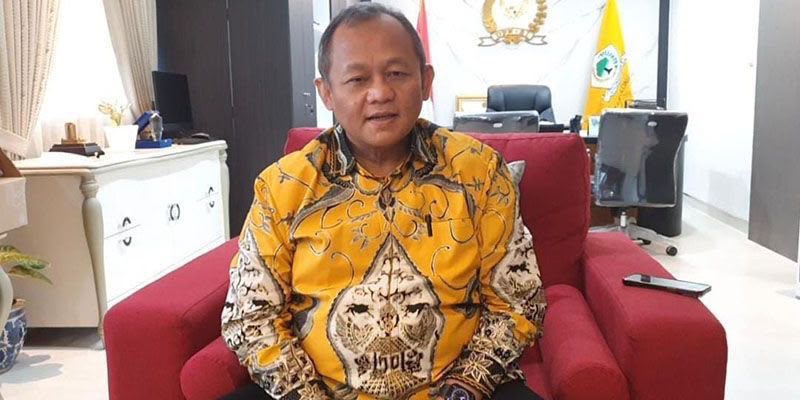 jokowi blusukan psi - ilustrasi berita Golkar Tenang: Jokowi Blusukan PSI Tak Membuat Pemilih Beringin Beralih