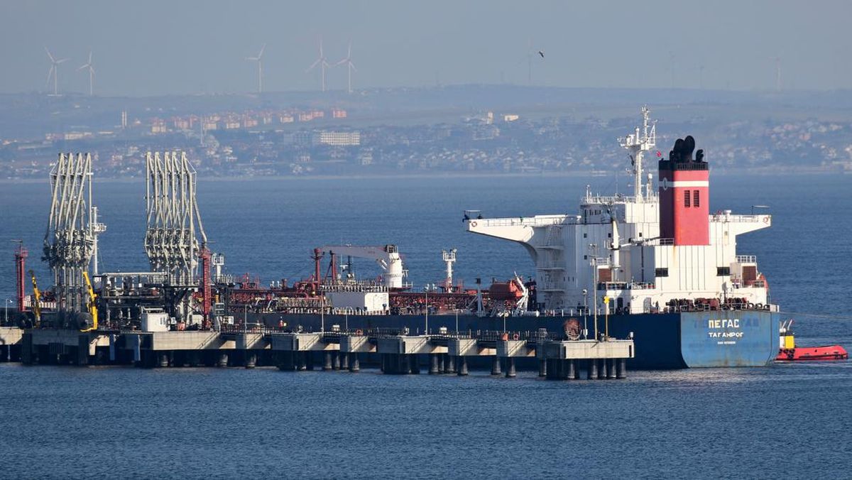 tanker rusia - ilustrasi berita Militer Prancis Kembali Mencegat Tanker Rusia Deliver di Perairan Sisilia