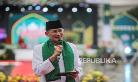investasi sertifikasi - ilustrasi berita Sandiaga Mulai Investasi Sertifikasi untuk Mendukung Ekonomi Hijau