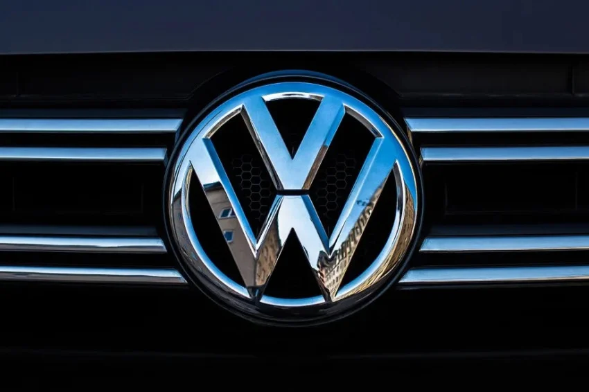investor qatar - ilustrasi berita Investor Qatar Menghentikan Upaya Kemitraan Pertahanan Volkswagen dengan Rafael