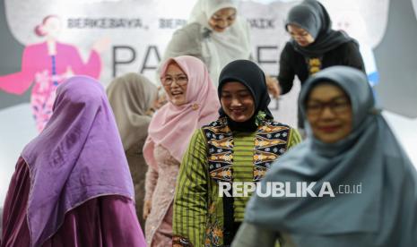 kebaya modern hijab - ilustrasi berita Kebaya Modern Hijab: Cara Memadupadankan untuk Wanita Berhijab