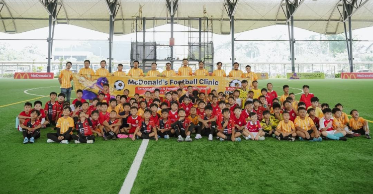 mcdonald s football clinic - ilustrasi berita Mcdonald S Football Clinic: McDonald's Football Clinic Ajak 200 Anak…