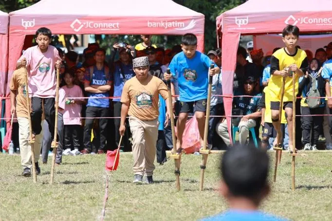 memengan tradisional - ilustrasi berita Anak-anak Banyuwangi Ikut Festival Memengan Tradisional untuk Memperkenalkan…