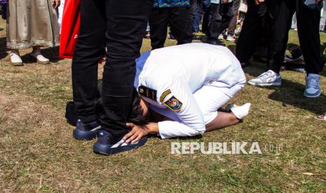 pamong praja muda Pamong Praja Muda Angkatan XXXIII Tampil Emosional Saat… pamong praja muda - ilustrasi berita Pamong Praja Muda Angkatan XXXIII Tampil Emosional Saat Pelantikan di IPDN…