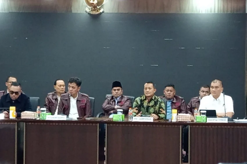 pelimpahan kasus febrie - ilustrasi berita Pukat UGM Menilai Pelimpahan Kasus Febrie Adriansyah ke Kejaksaan Tidak…
