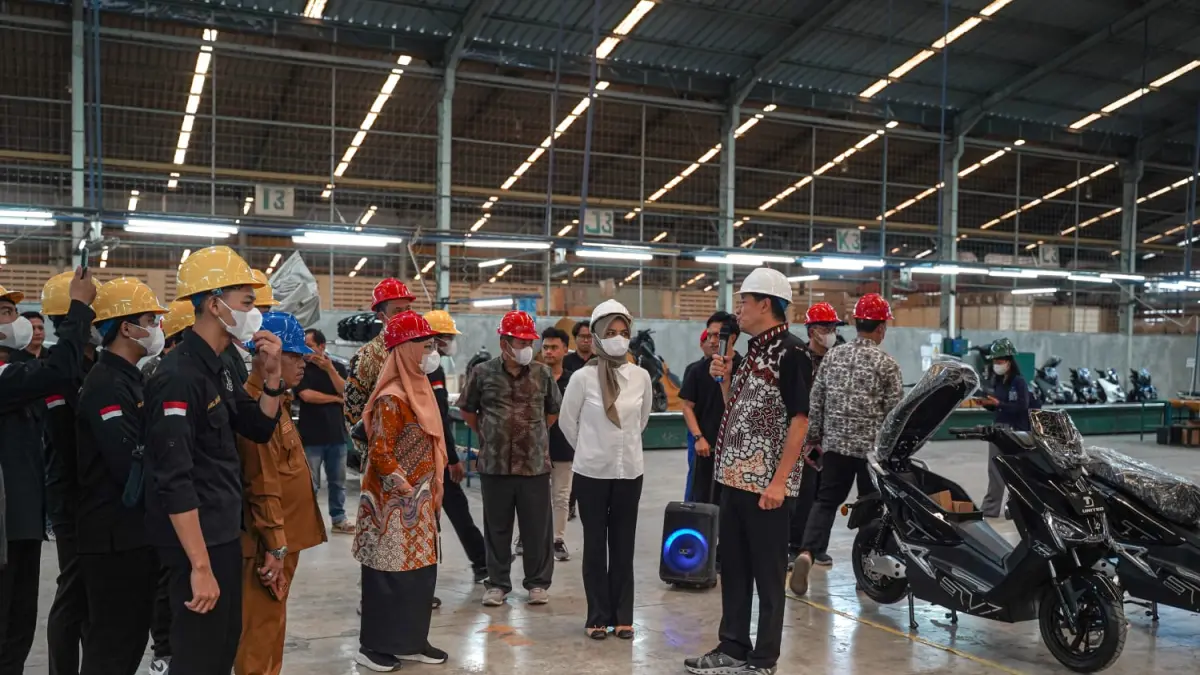 produksi motor listrik - ilustrasi berita Mahasiswa UNISSULA Turun ke Pabrik Tangerang untuk Memahami Produksi Motor…