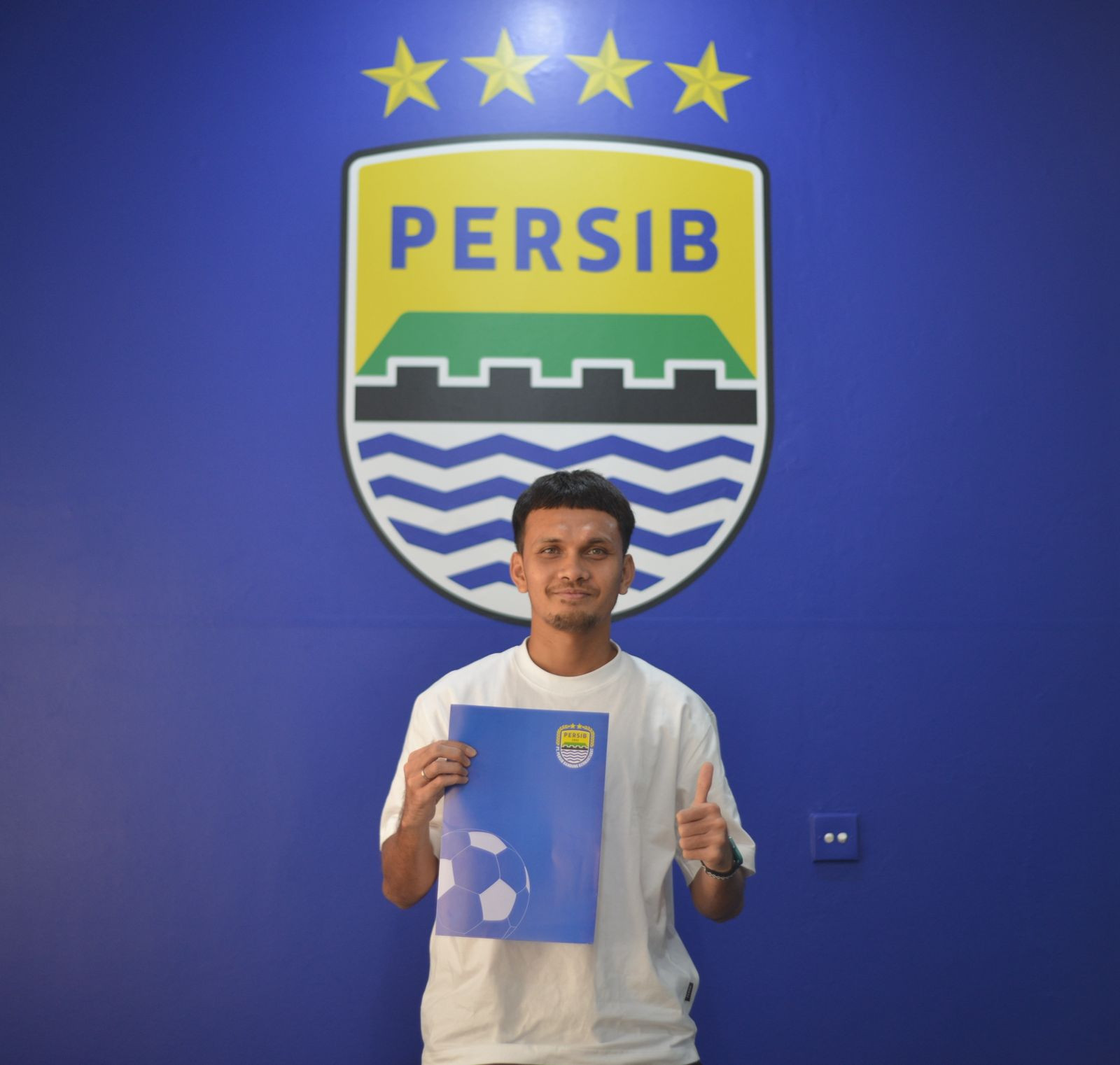 hamra hehanussa - ilustrasi berita Persib Pinjamkan Hamra Hehanussa ke Garudayaksa demi Menit Bermain