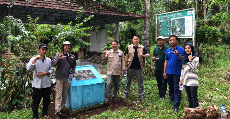 kemandirian yopanda - ilustrasi berita Kemandirian Yopanda: Dari Petani Menjadi Supervisor di Pabrik AQUA Tanggamus