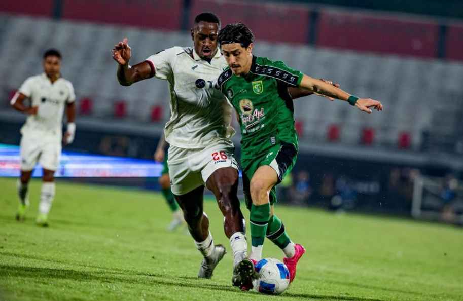 persebaya memimpin Semifinal Piala Presiden: Persebaya Memimpin 1-0 atas Arema… persebaya memimpin - ilustrasi berita Semifinal Piala Presiden: Persebaya Memimpin 1-0 atas Arema FC saat Istirahat