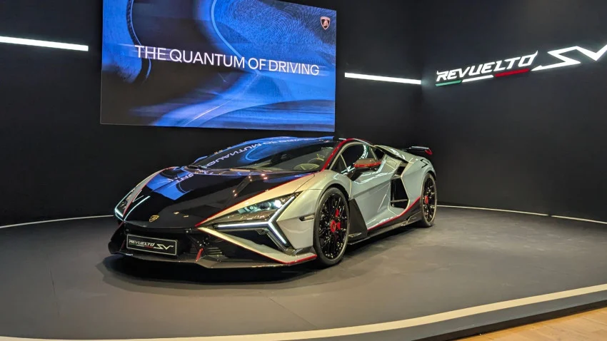 revuelto sv - ilustrasi berita Revuelto SV: Lamborghini Perkenalkan V12 Berdaya 1.050 PS